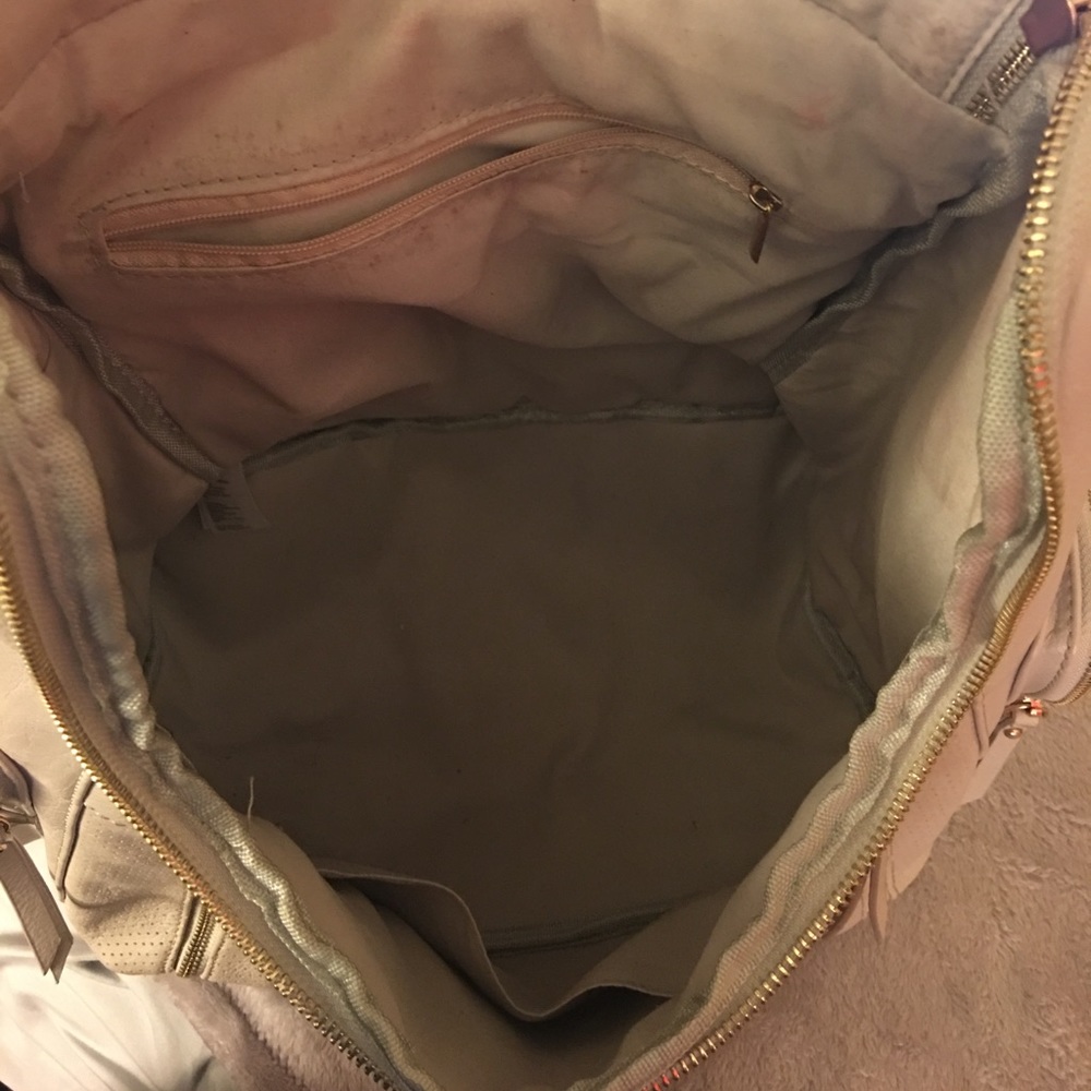 Light colored backpack - Picture 3 of 5