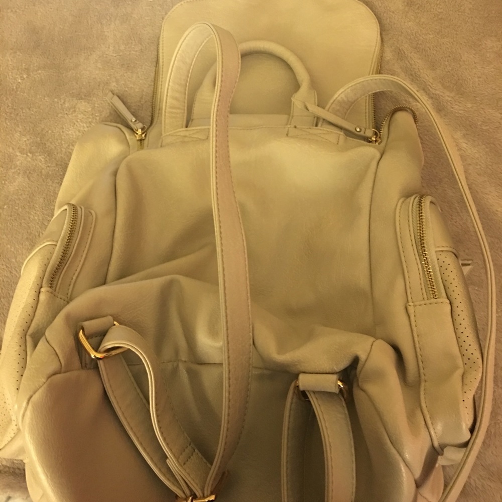 Light colored backpack - Picture 5 of 5