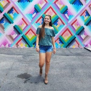 Meet your Posher, Madison