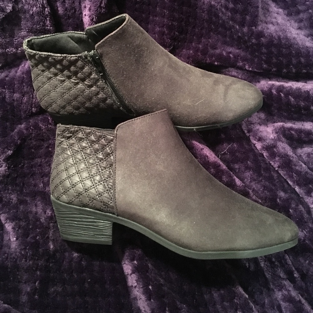 Faded Glory zippered booties