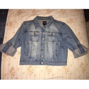 Cropped denim jacket