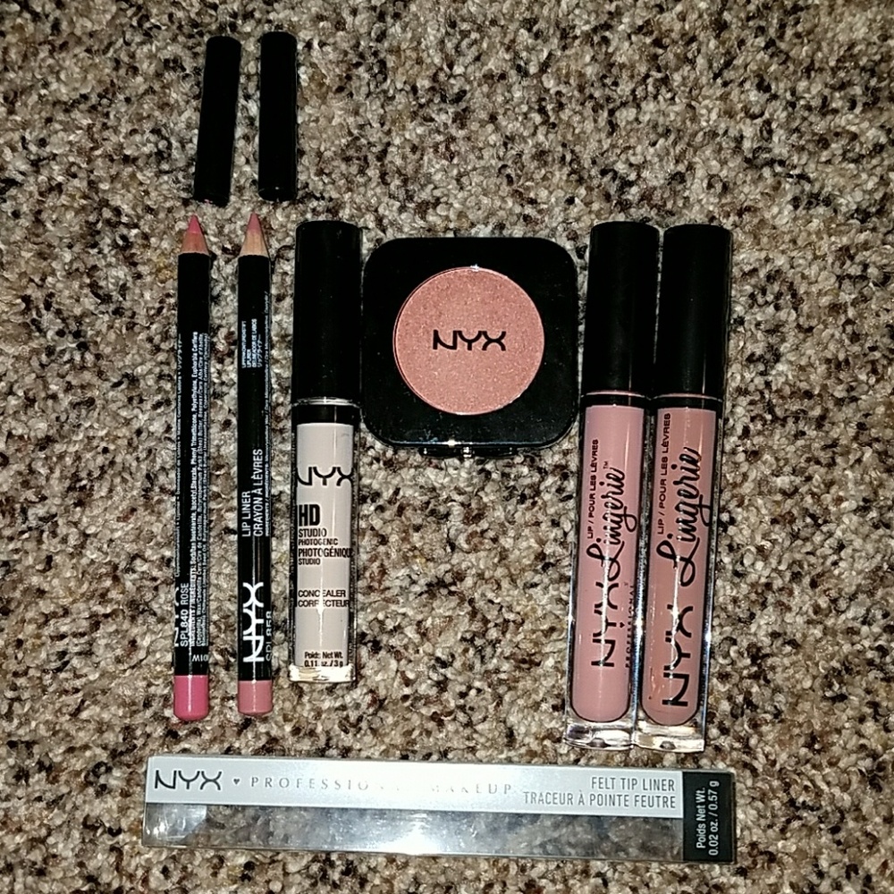 Bundle of NYX makeup - Picture 1 of 3