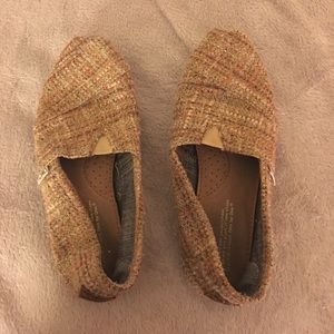 Lightly worn Toms