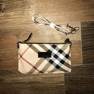 Cross body/Wristlet/Clutch NWOT