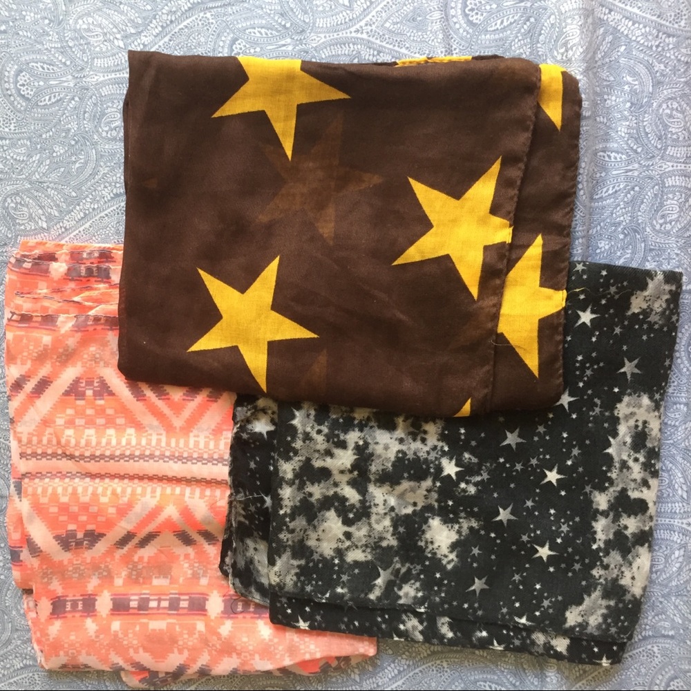 3 scarfs bundled up