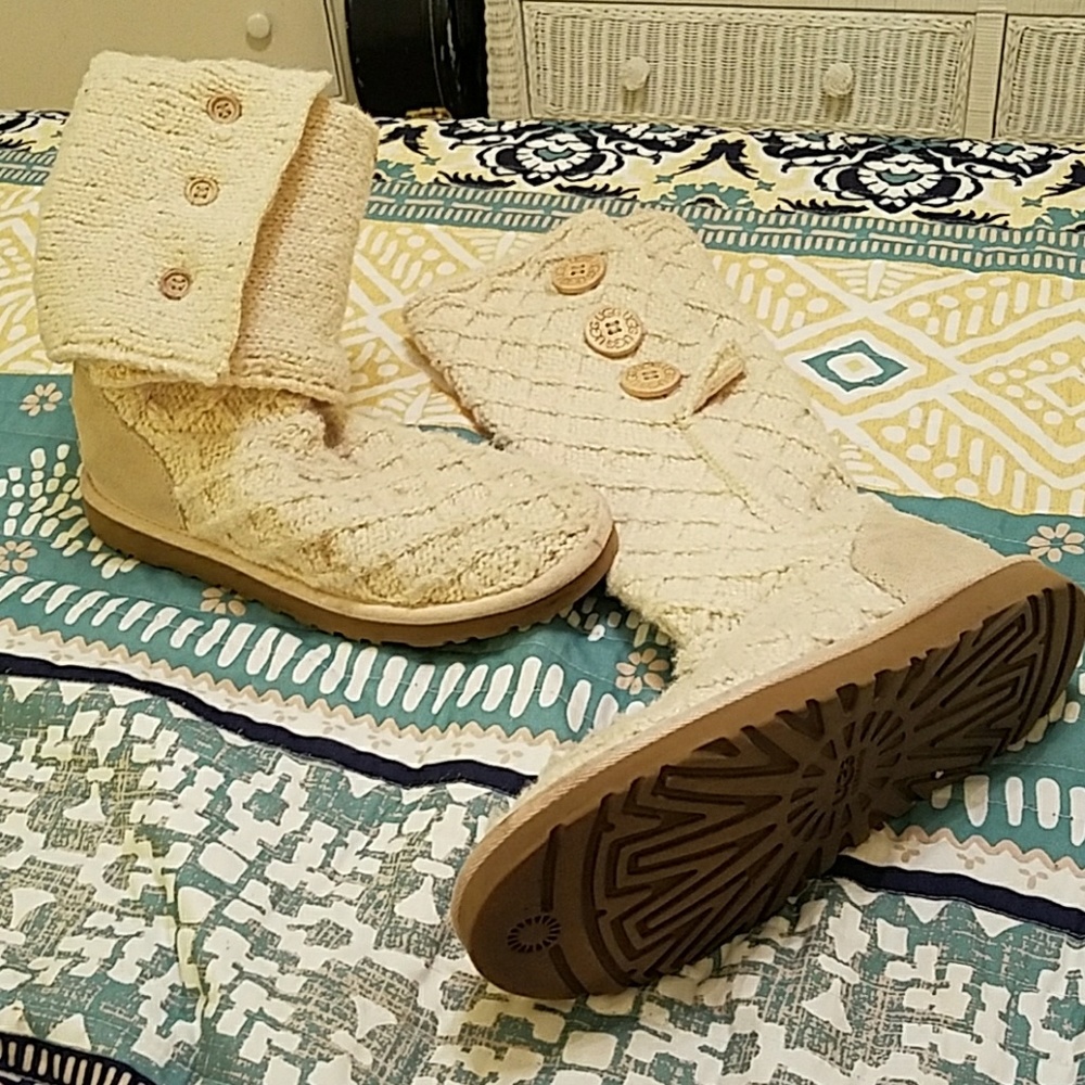 Knitted ugg boots!