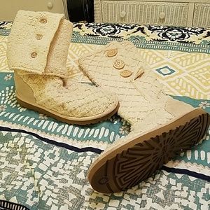 Knitted ugg boots!