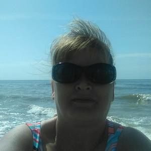 Meet your Posher, Connie