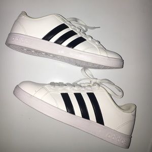 NWOT Adidas Neo black striped shoes size 6