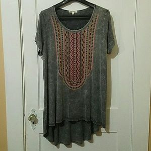 Stretch Knit Short Sleeved tunic with a hi-lo hem
