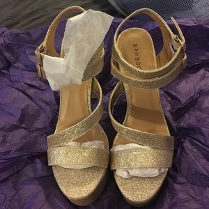 Gold platform heels 7.5