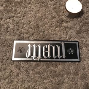 Kat Von D Metal Eyeshadow Palette
