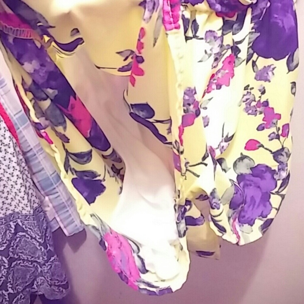 Bright spring/summer floral romper - Picture 4 of 4