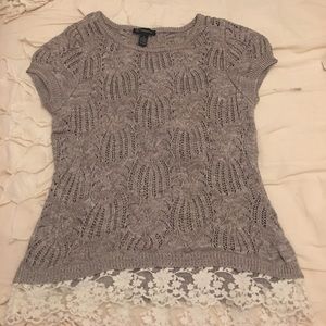 Grey sweater, short-sleeved shirt