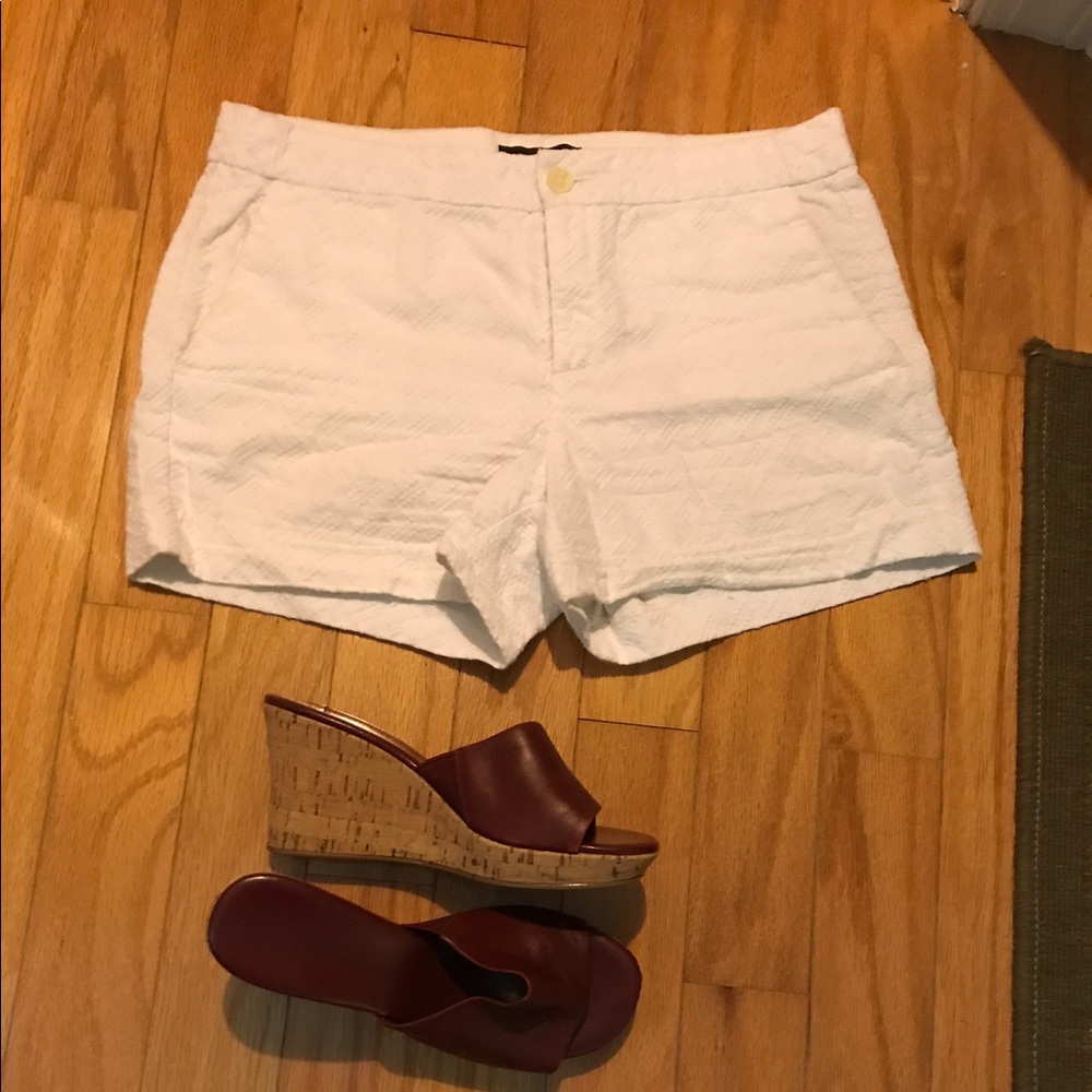 Banana Republic Embroidered White Shorts Size 4