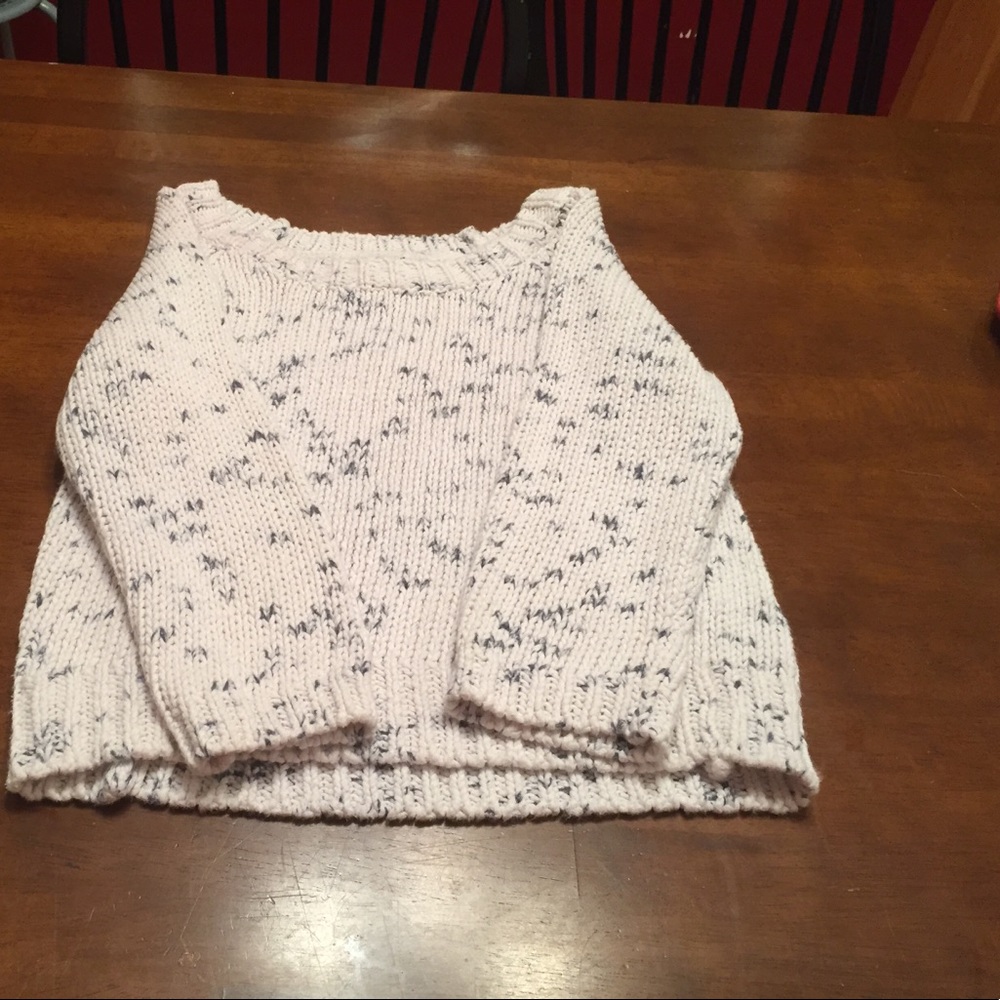 White sweater with navy blue spots