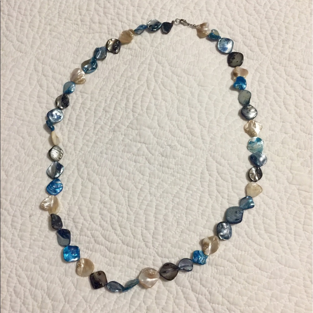 Shell necklace - Picture 4 of 4