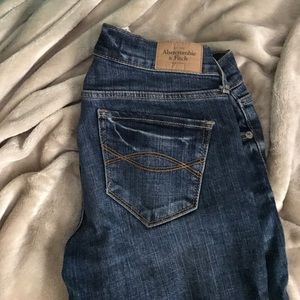 ABERCROMBIE & FITCH DENIM JEANS