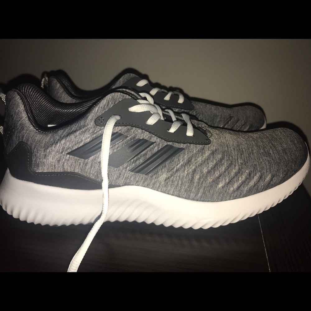 Brand New Women's Adidas Alphabounce RC