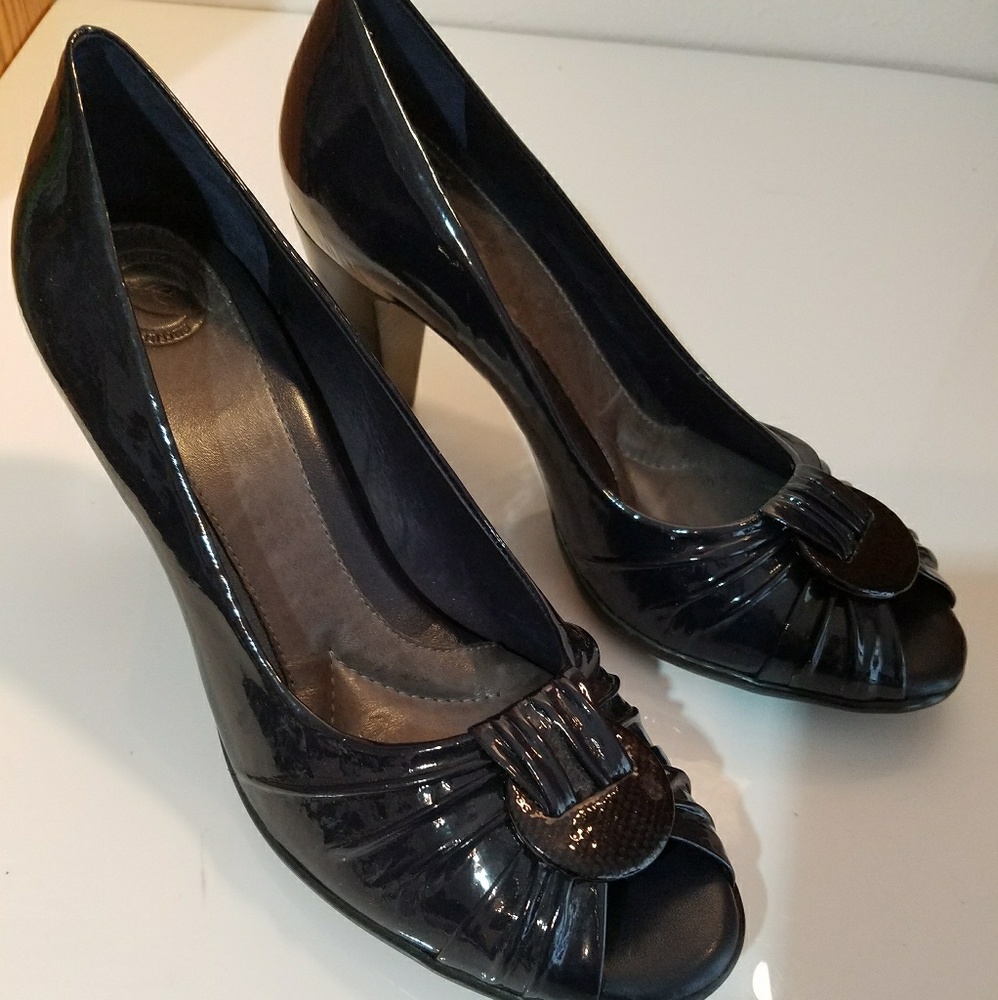 Nuture Navy Blue Patent Leather Peep Toe Pumps