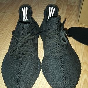 Yeezy boost 350 v2 black/red