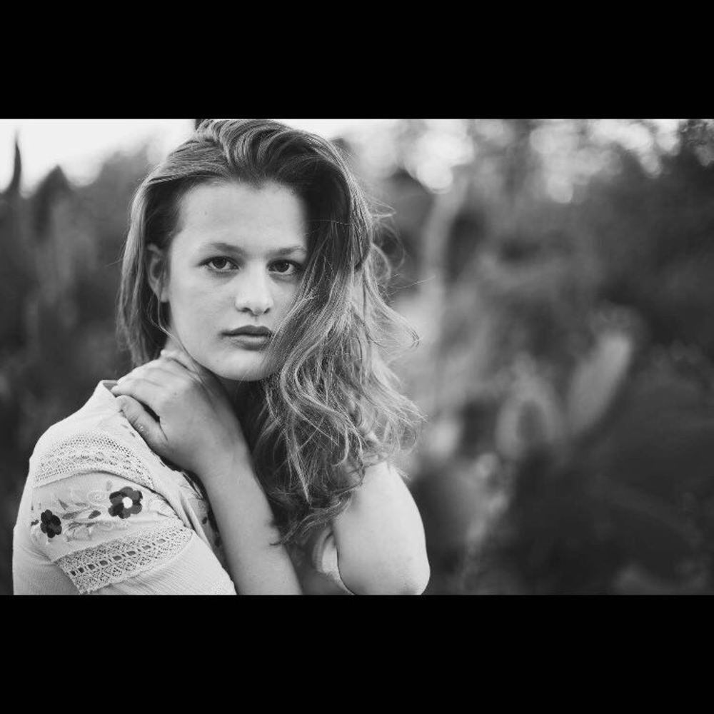 Meet your Posher, Serina