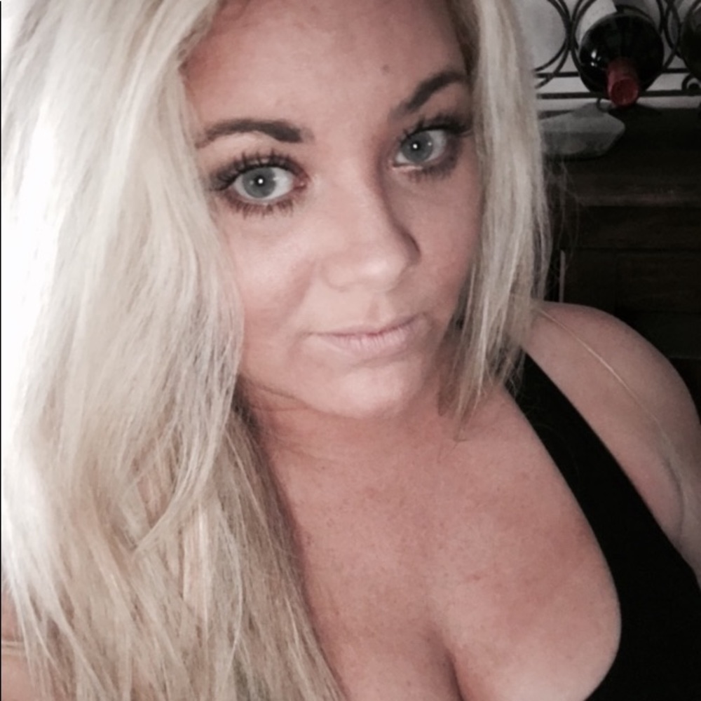 Meet your Posher, Caitlin