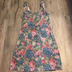 RVCA floral dress. Full zip off dress 👗 EUC