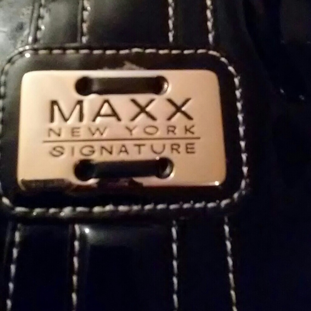 Maxx - Picture 3 of 3