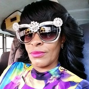 Meet your Posher, Dana