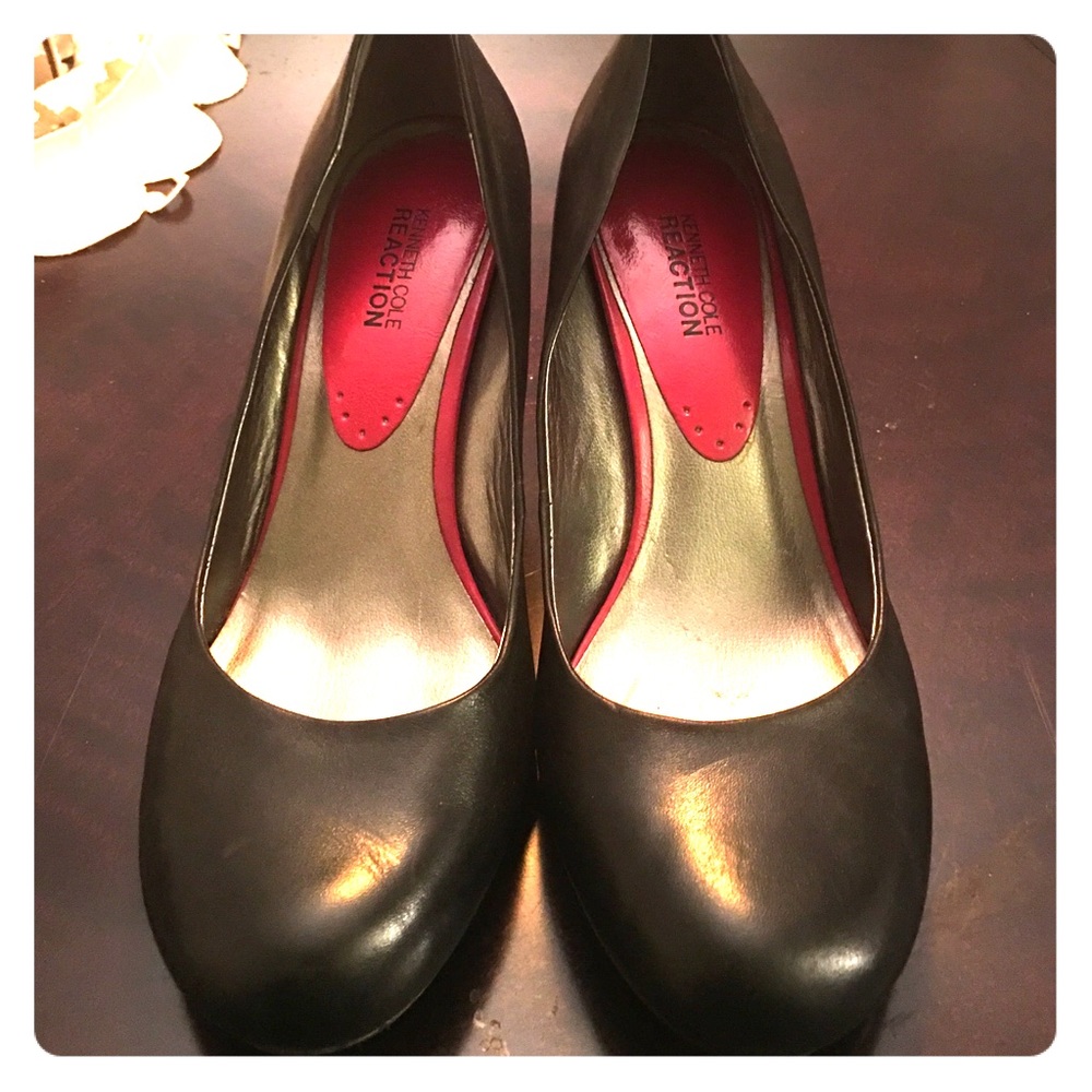 Black leather pumps SZ 10