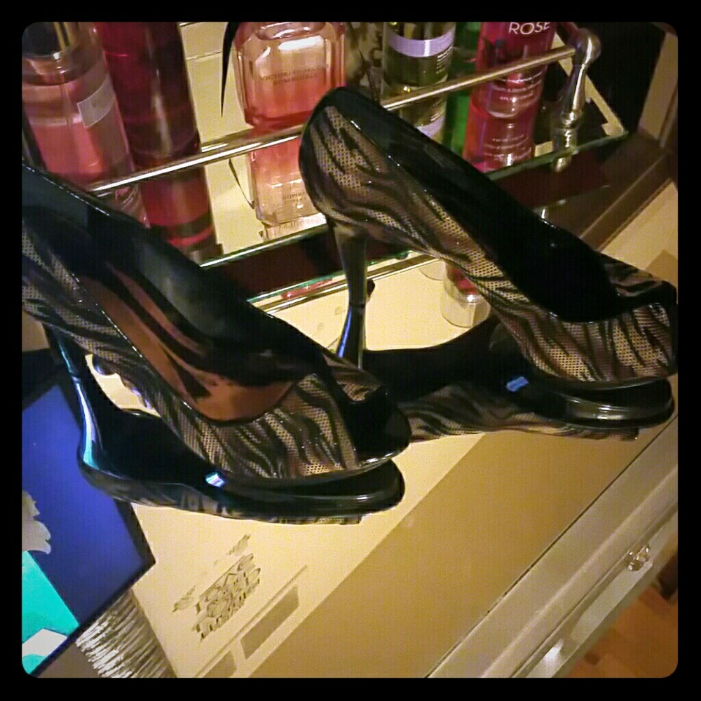 Women's shoes