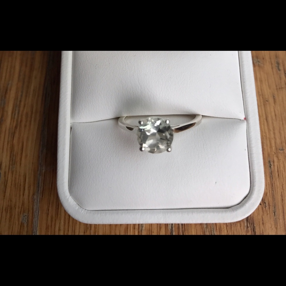 Green Amethyst & Sterling Solitaire Ring 8 - Picture 3 of 6