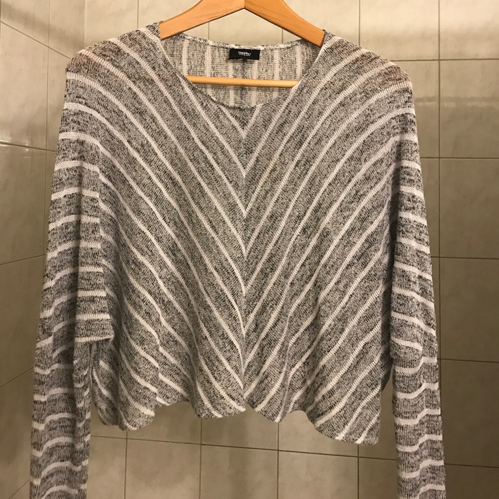 Mossimo long sleeve crop