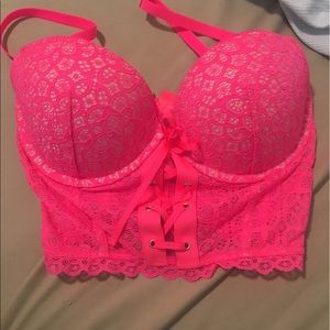 Victoria's Secret bright pink bra 🌸
