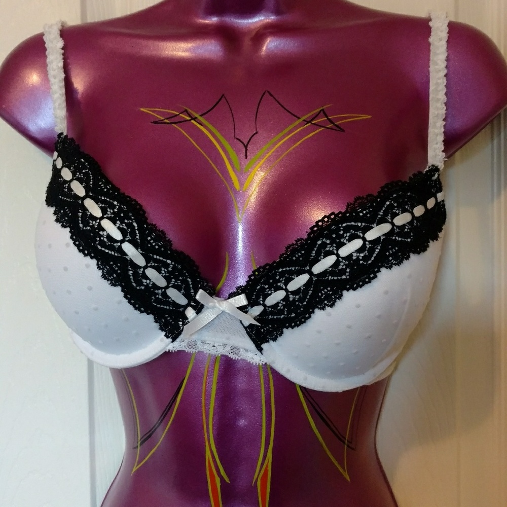 Bundle of two push-up bras