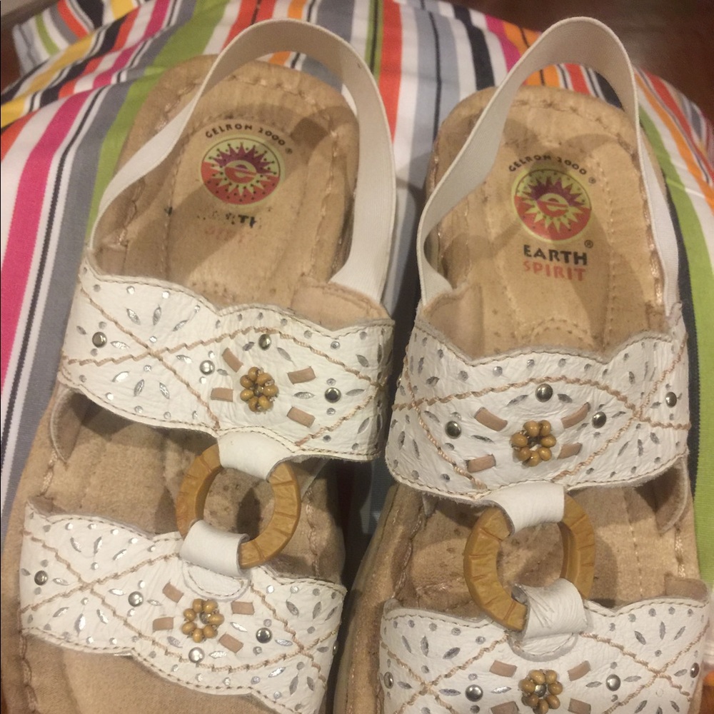 Earth spirit sandals white size 6