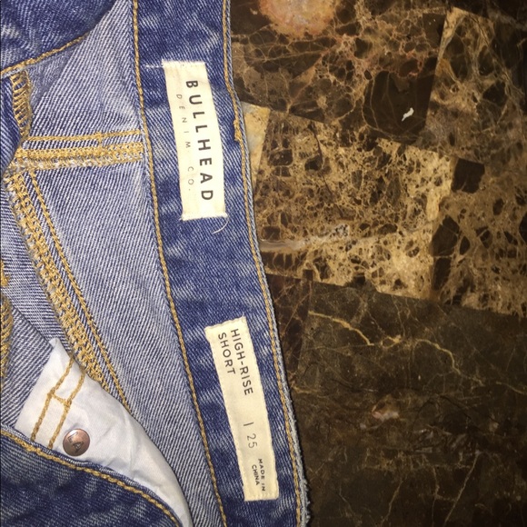 Pacsun distressed denim shorts - Picture 2 of 3