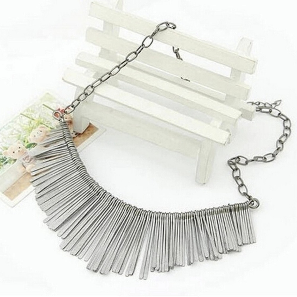 Gorgeous statement choker necklace