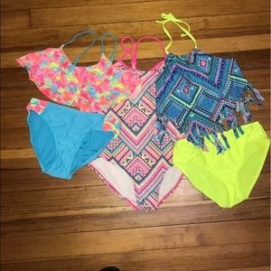 🌸🌺 3 kids 🏊👙!!! Won't last long...