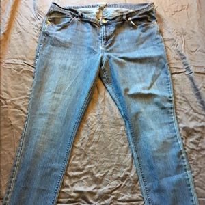 Old Navy Filrt Skinny Jeans