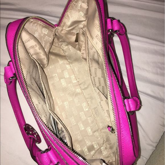 MK purse - Picture 3 of 3