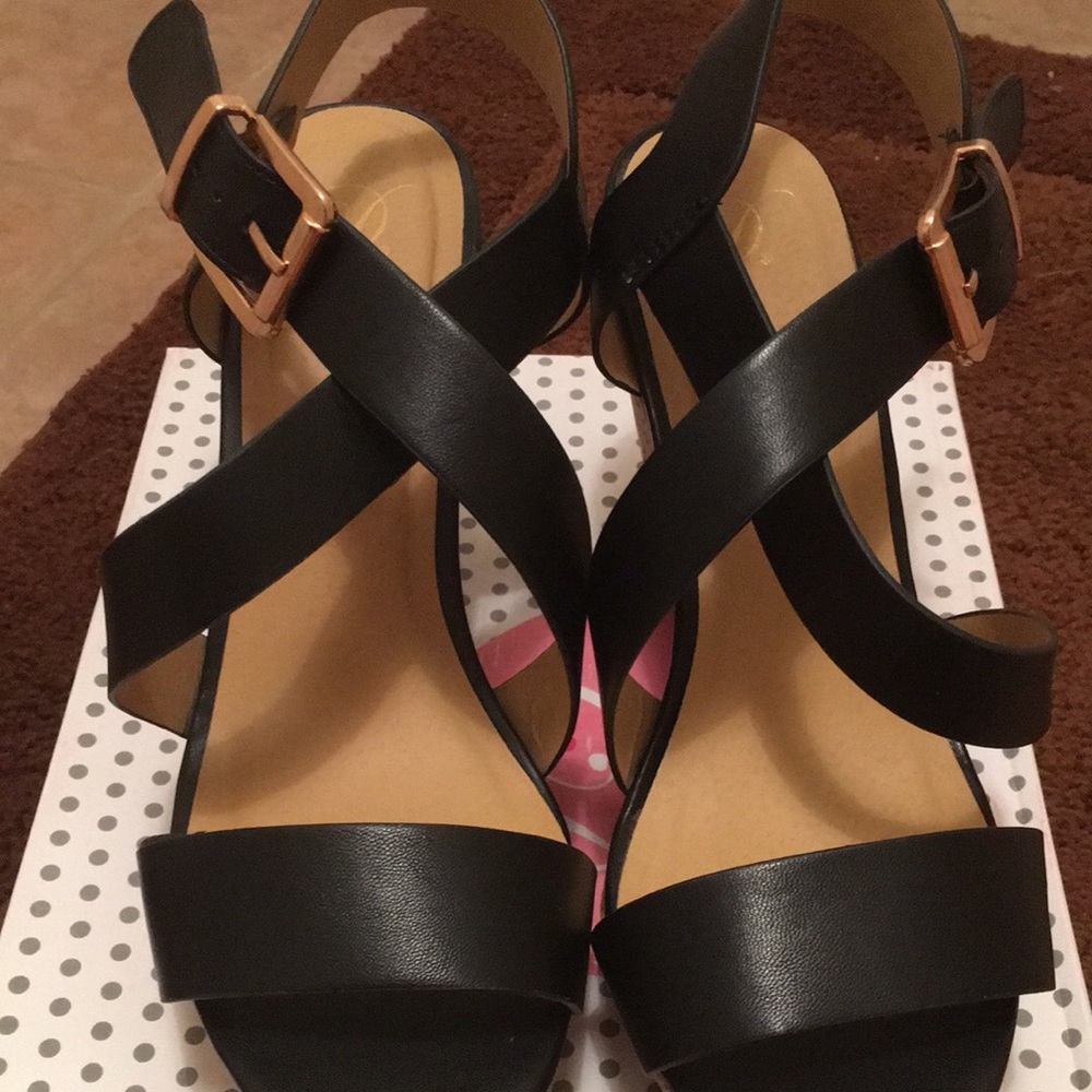 Black Wedges