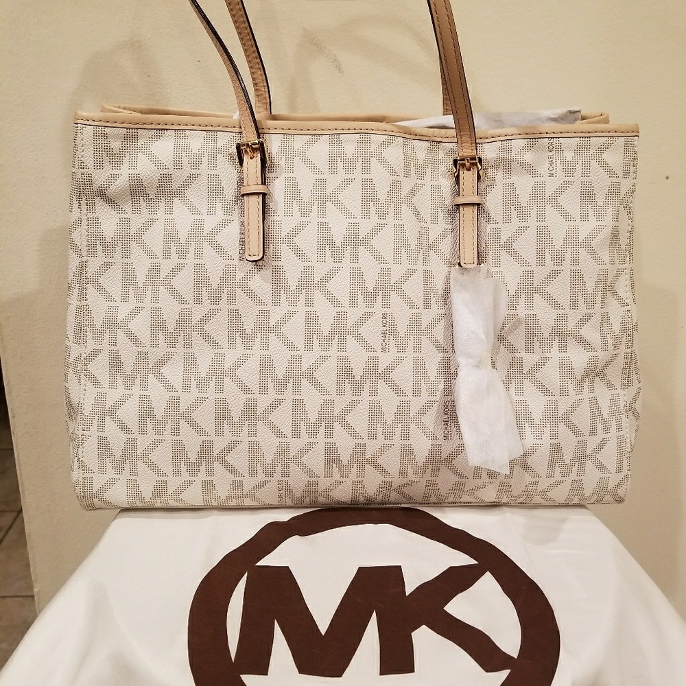 SOLD - Michael Kors Signature Tote