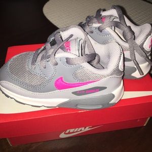 Toddler Nike air max size 7