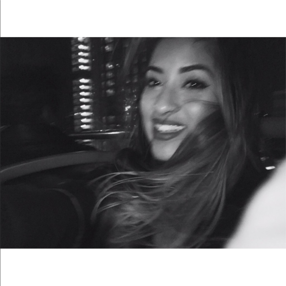 Meet your Posher, Gabriela