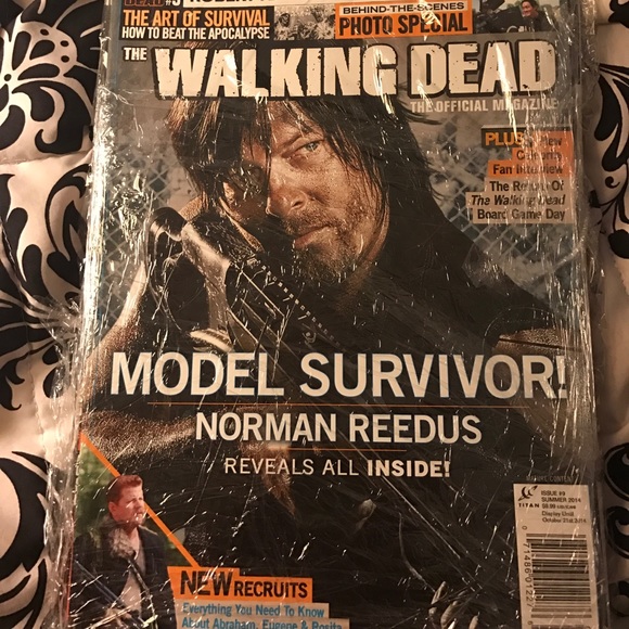 5 The Walking Dead magazines - Picture 1 of 4