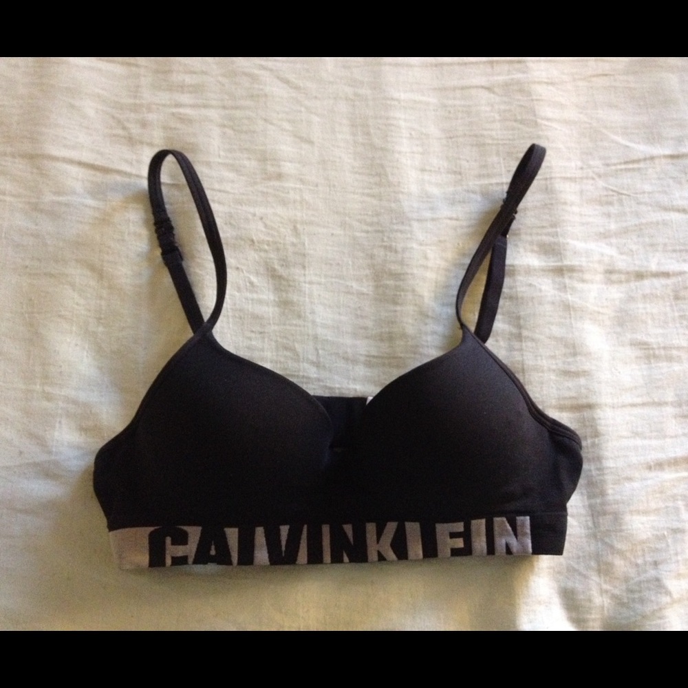 NWOT Calvin Klein 34B T-shirt Bra NEVER WORN