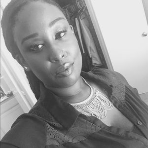 Meet your Posher, Jacqueline