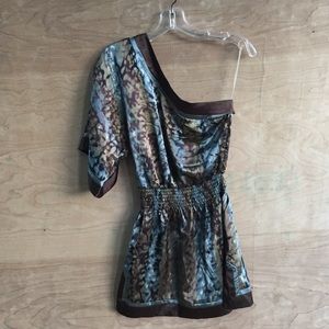 Studio 1 .. one shoulder XS